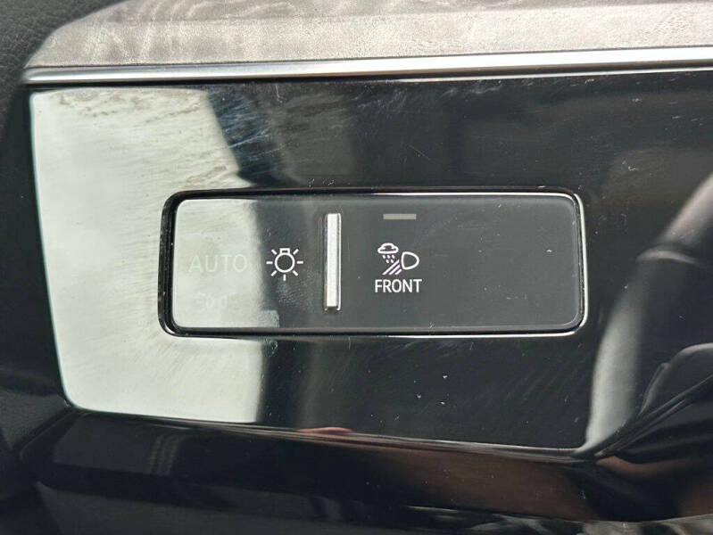 2024 Audi Q8 e-tron quattro Premium Plus