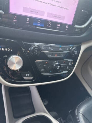 2022 Chrysler Pacifica Touring L