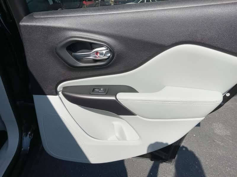 2022 Jeep Cherokee Latitude Lux