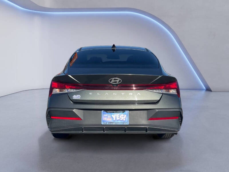 2024 Hyundai Elantra SEL