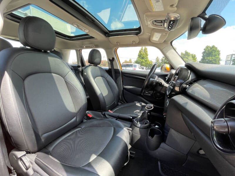 2016 MINI Hardtop 4 Door Cooper