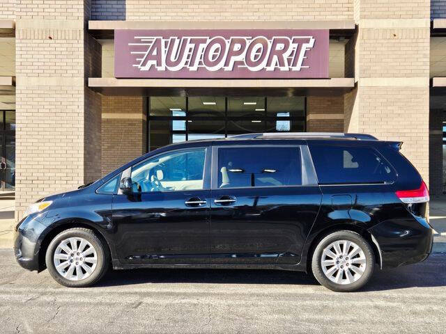 2014 Toyota Sienna XLE 7-Passenger