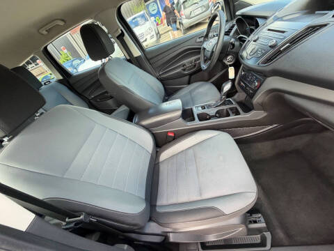 2017 Ford Escape S