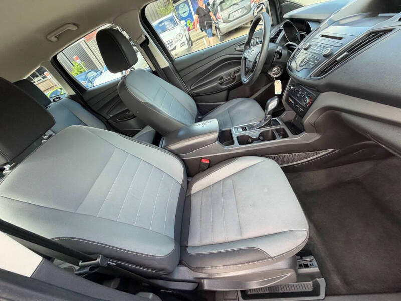 2017 Ford Escape S