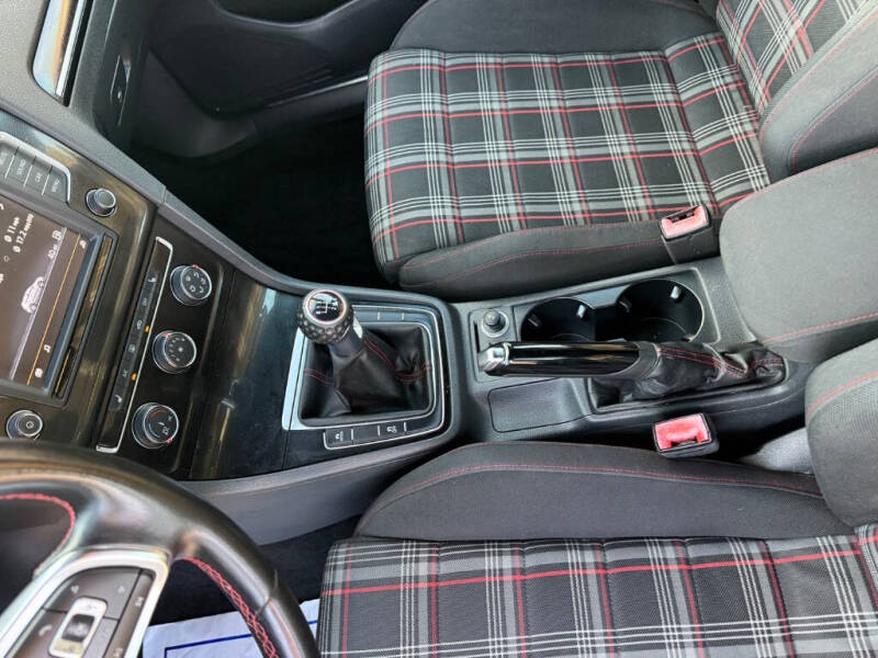 2016 Volkswagen Golf GTI S