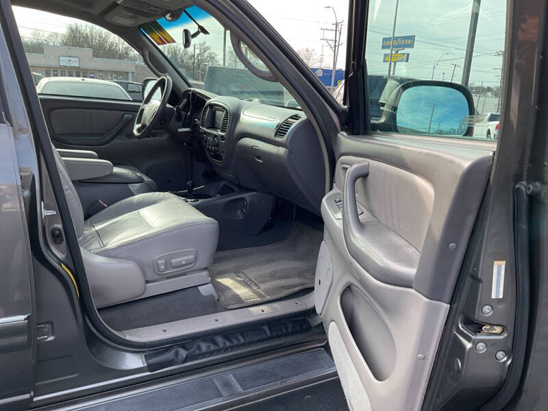 2004 Toyota Sequoia Limited