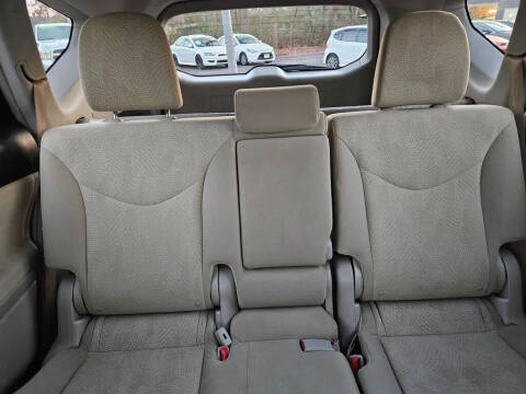 2014 Toyota Prius v Three