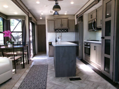 2021 Keystone Residence 40mkts