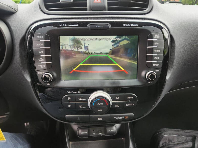 2015 Kia Soul +