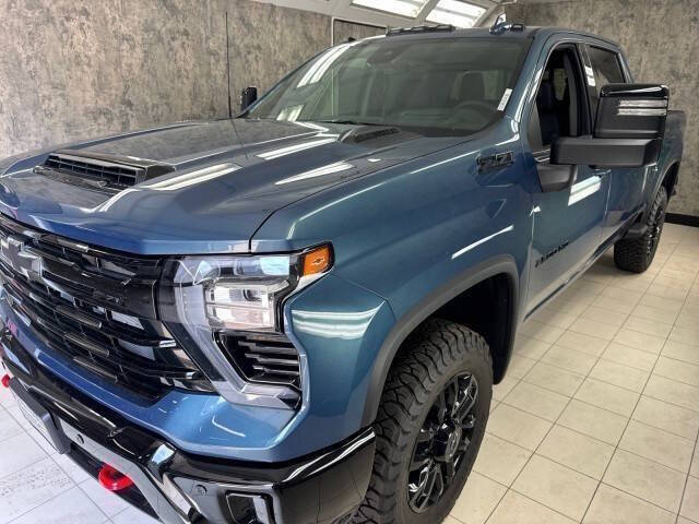 2025 Chevrolet Silverado 2500HD LTZ's photo