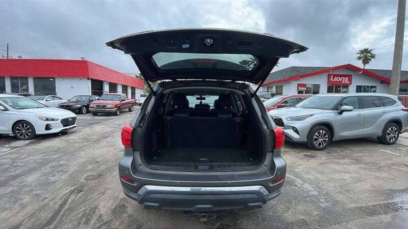 2017 Nissan Pathfinder SL