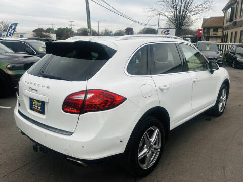 2014 Porsche Cayenne Platinum