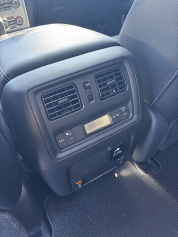 2017 Nissan Pathfinder SL