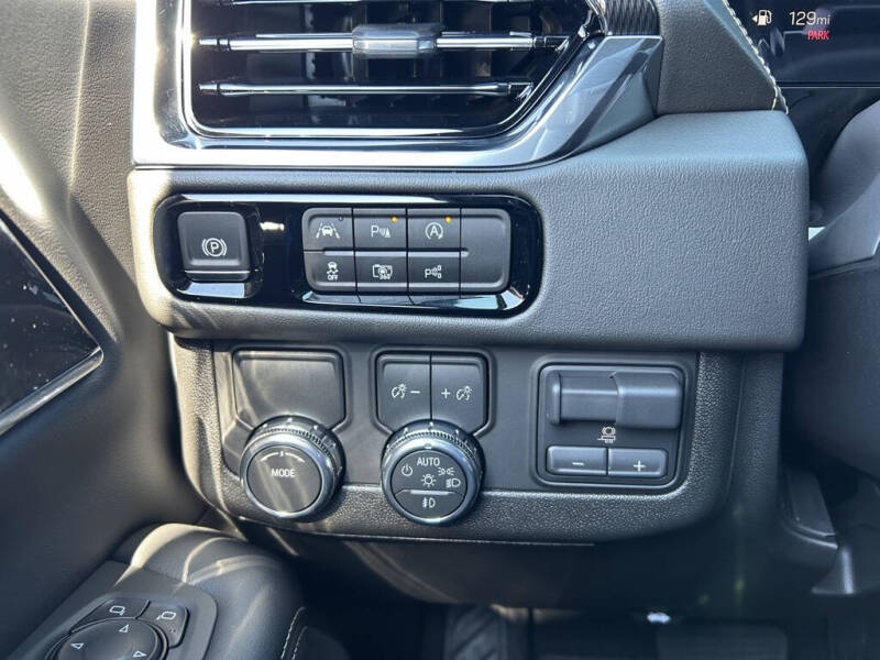 2025 GMC Yukon Elevation