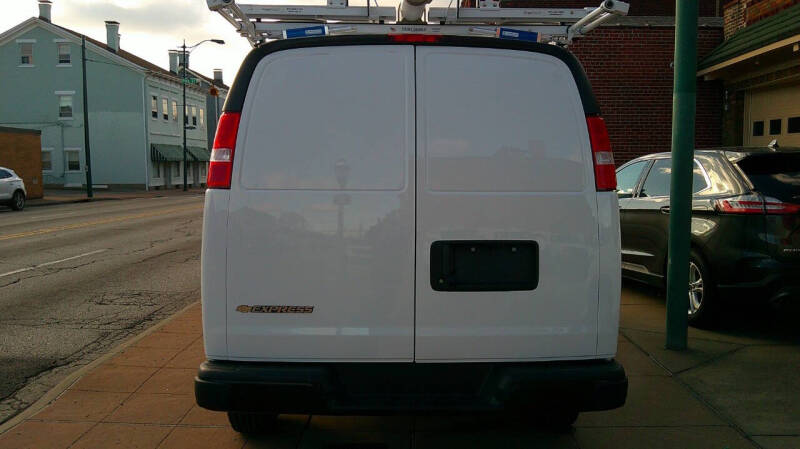 2025 Chevrolet Express 2500