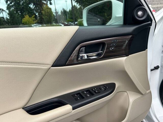 2017 Honda Accord EX-L V6 w/Navi w/Honda Sensing