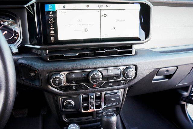 2025 Jeep Gladiator NightHawk