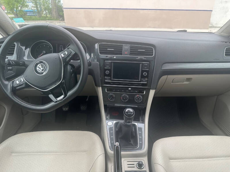 2020 Volkswagen Golf TSI