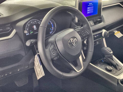 2024 Toyota RAV4 Hybrid SE