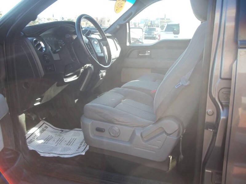 2014 Ford F-150 FX4 photo 24