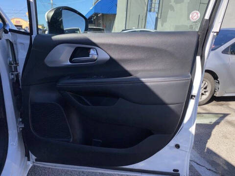 2023 Chrysler Pacifica Touring