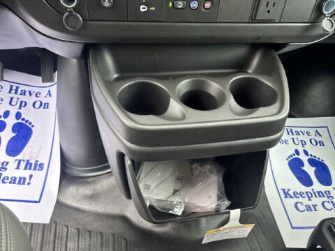 2025 Chevrolet Express 3500