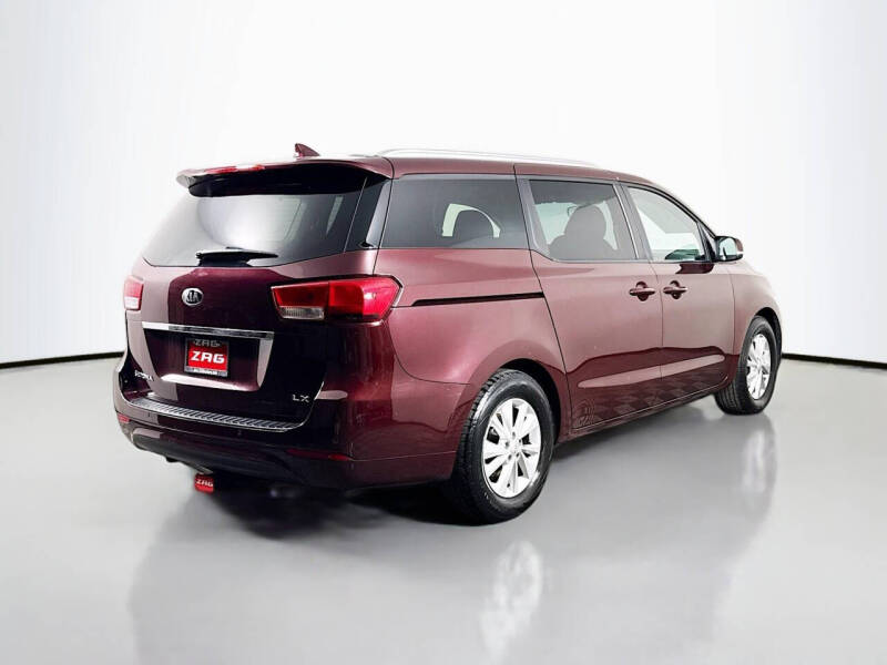 2017 Kia Sedona LX
