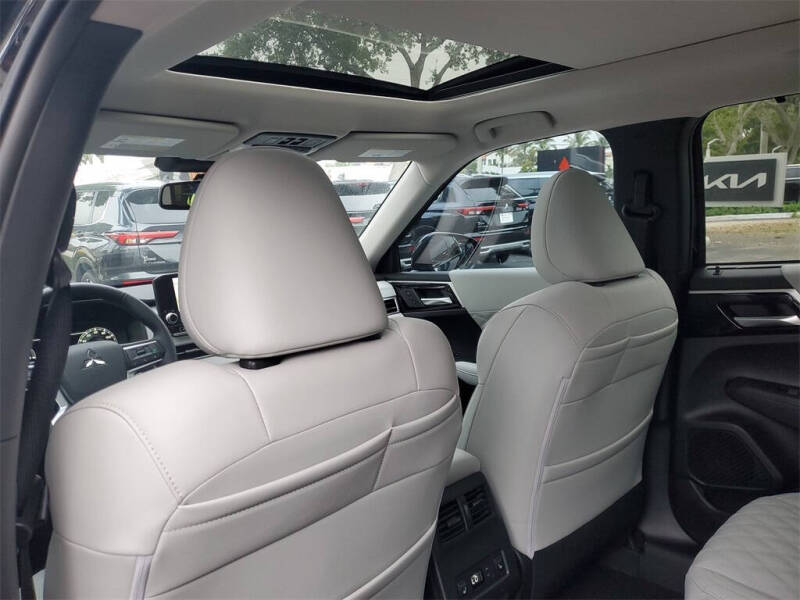 2025 Mitsubishi Outlander PHEV SEL