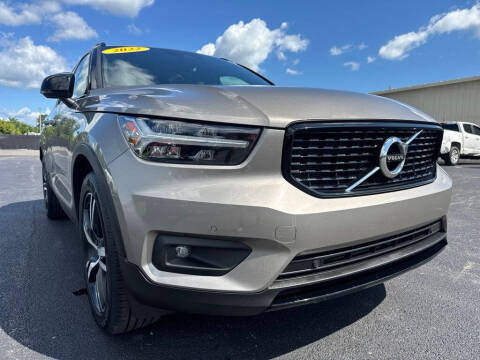 2022 Volvo XC40 T5 R-Design