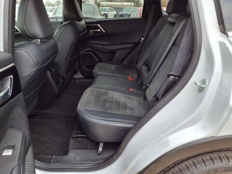 2024 Mitsubishi Outlander SE