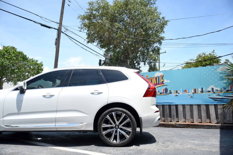 2023 Volvo XC60 B6 Ultimate Bright Theme