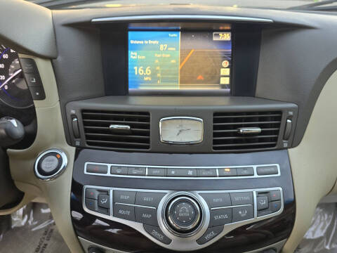 2012 Infiniti M37