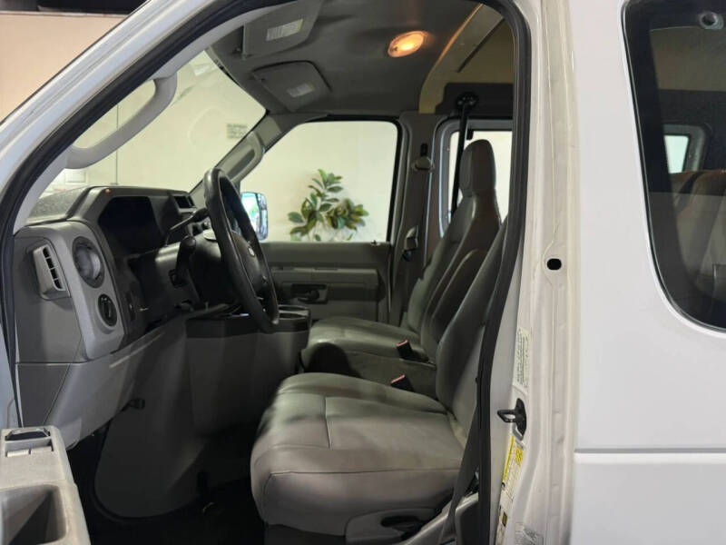2011 Ford E-Series E-250
