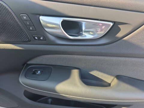 2024 Volvo S60 B5 Plus Black Edition