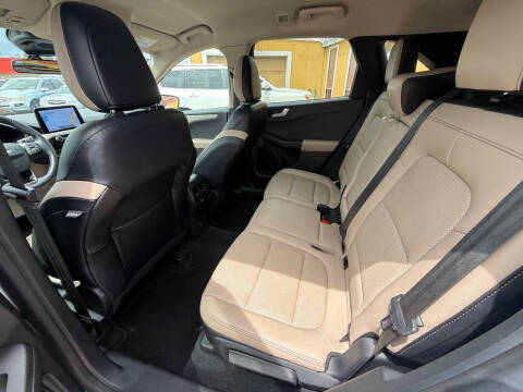 2020 Ford Escape SEL