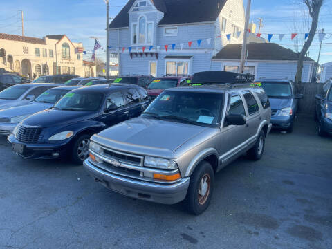 2000 Chevrolet Blazer for sale at American Dream Motors in Everett WA