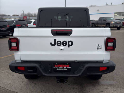 2026 Jeep Gladiator Sport
