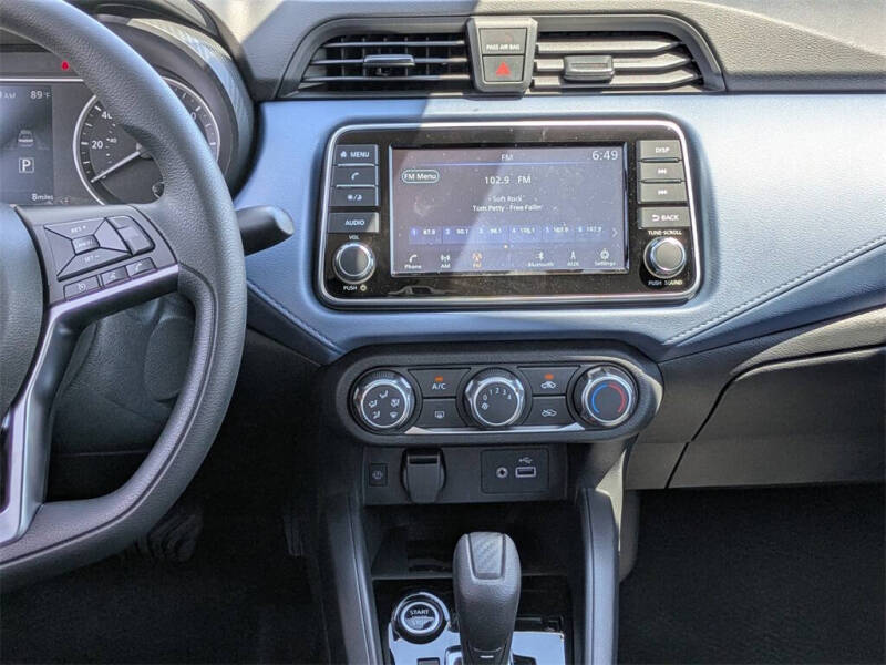 2025 Nissan Versa SV