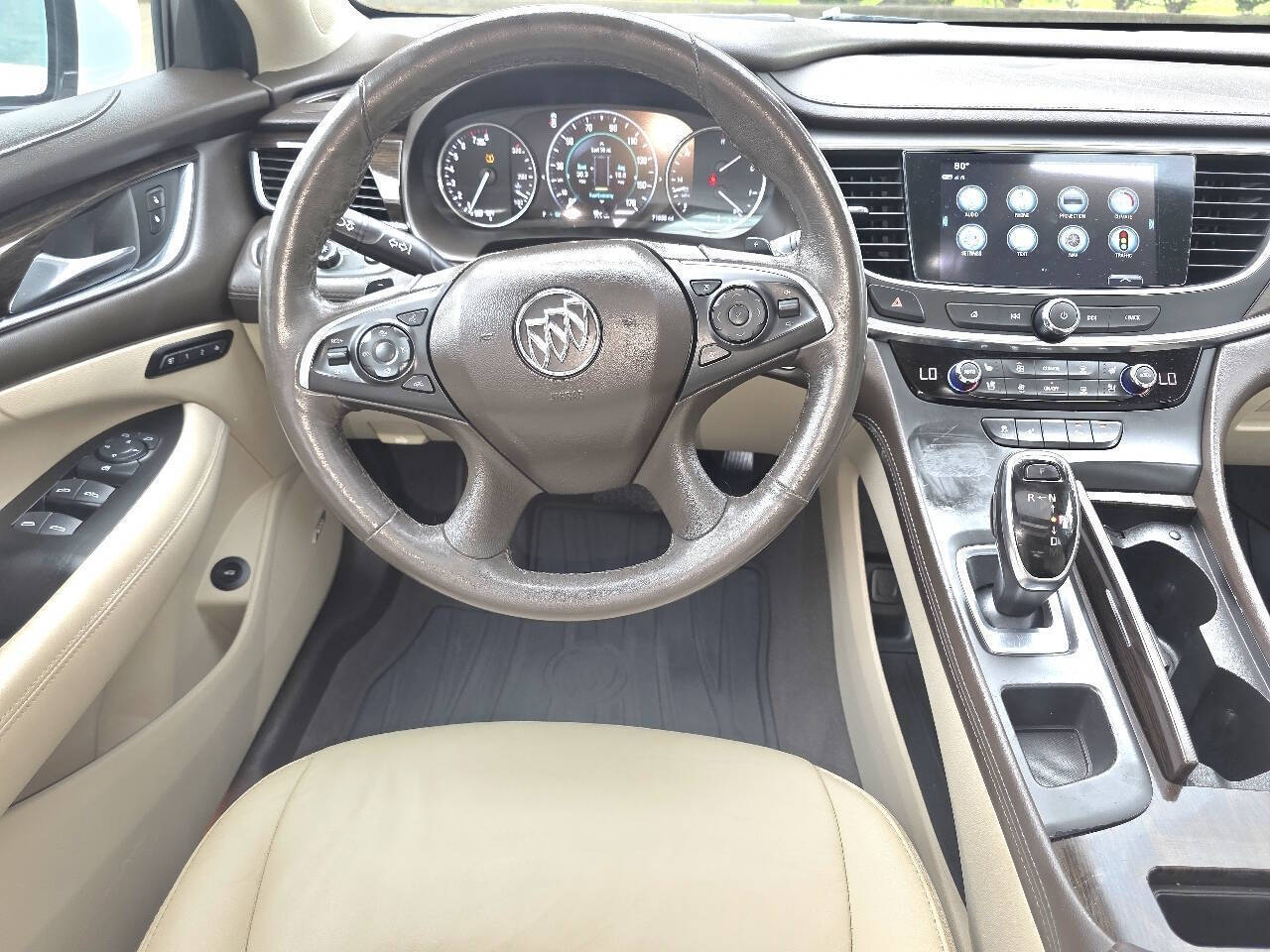 2017 Buick LaCrosse Premium 4dr Sedan - White exterior view 12
