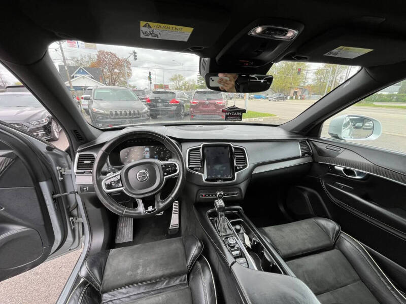 2019 Volvo XC90 T6 R-Design