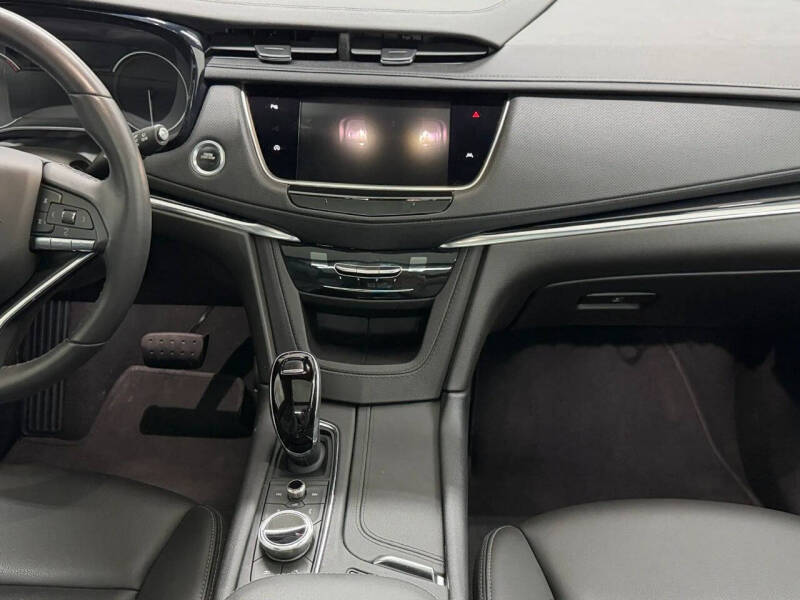 2023 Cadillac XT6 Luxury
