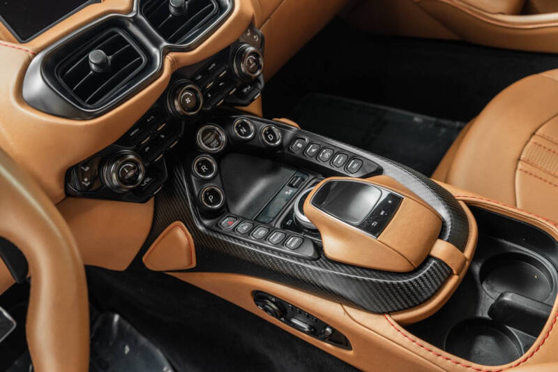 2023 Aston Martin Vantage V8