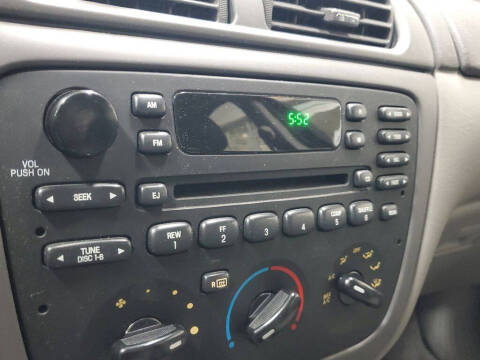 2005 Ford Taurus SE