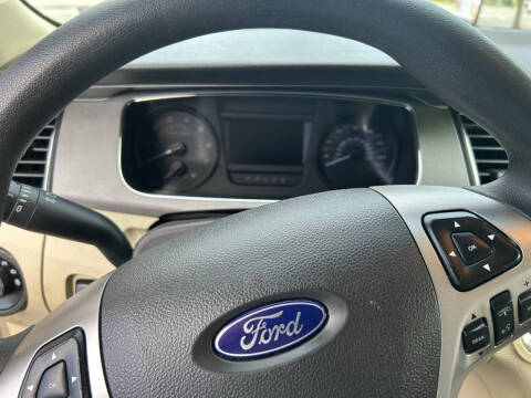 2018 Ford Taurus SE