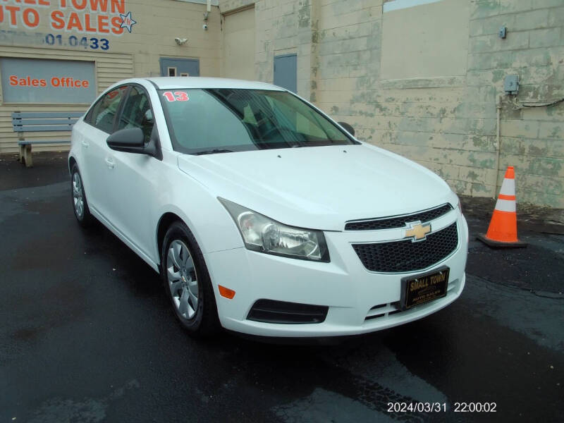 2013 Chevrolet Cruze for sale at Small Town Auto Sales Inc. in Hazleton PA
