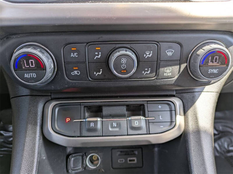 2022 GMC Acadia Denali