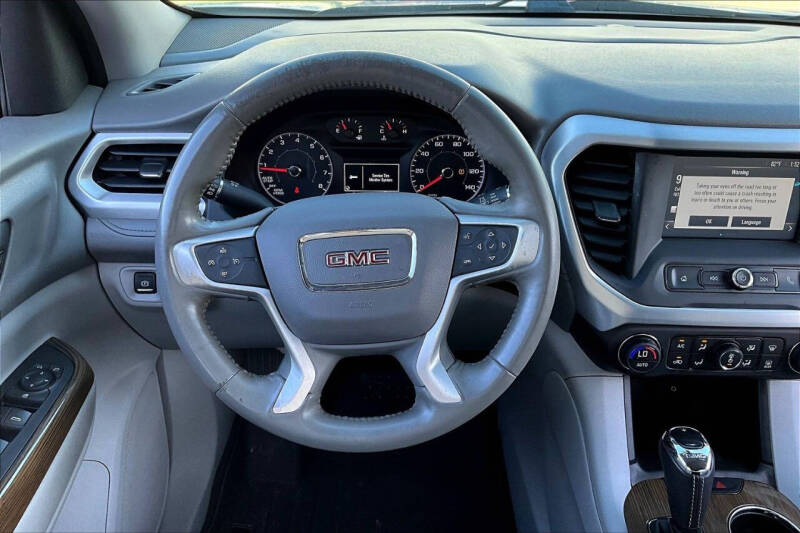 2017 GMC Acadia SLE-1