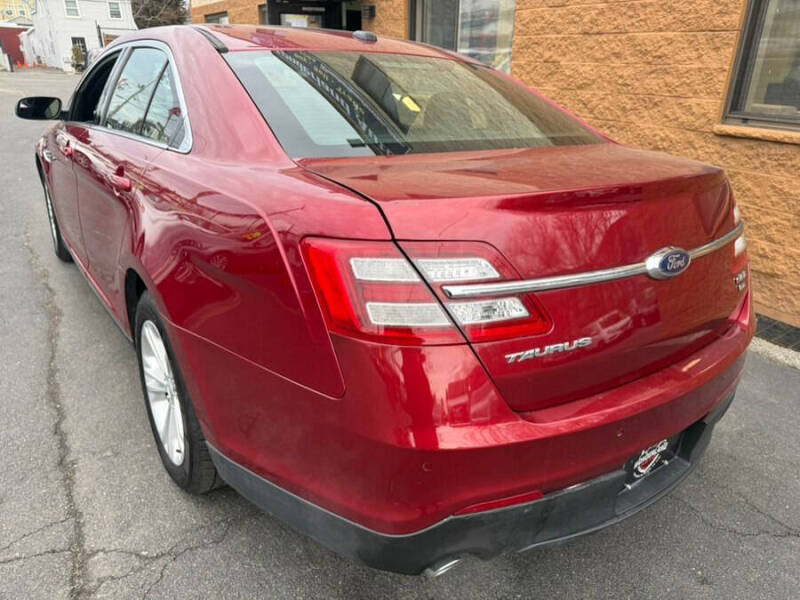 2019 Ford Taurus SEL