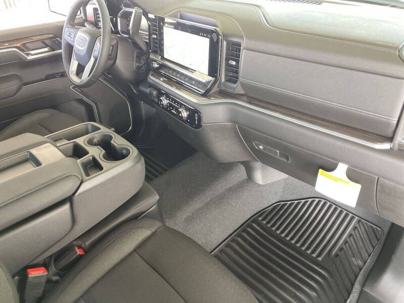 2026 GMC Sierra 1500 Elevation Standard