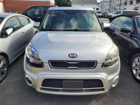 2013 Kia Soul +